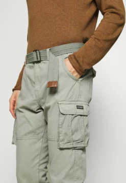 Indicode Jeans William - Pantalones Cargo - Light Grey -Indicode Jeans Comercio 0e01a85b4e37445e993c5ca9bb4bdf41 scaled