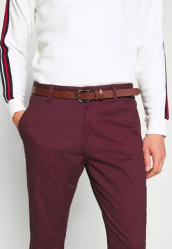 Indicode Jeans Gover - Pantalones Chinos - Zinfandel 11 Indicode Jeans Gover - Pantalones Chinos - Zinfandel -Indicode Jeans Comercio 11145e1889814867a598d75ff29a1e49 scaled
