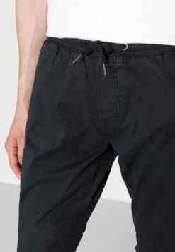 Indicode Jeans Pantalones - Black -Indicode Jeans Comercio 3d976059043b419fa68e6b8f55dd735a scaled