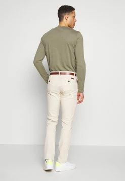 Indicode Jeans Gover - Pantalones Chinos - Fog -Indicode Jeans Comercio 4a9439da88dc4e43810bd34f02ae3c37 scaled