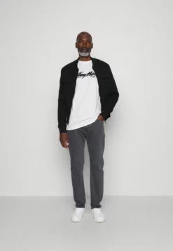 Indicode Jeans Incalli - Vaqueros Boyfriend - Dark Grey -Indicode Jeans Comercio 60ec720b897845e09075df02908c08e6 scaled