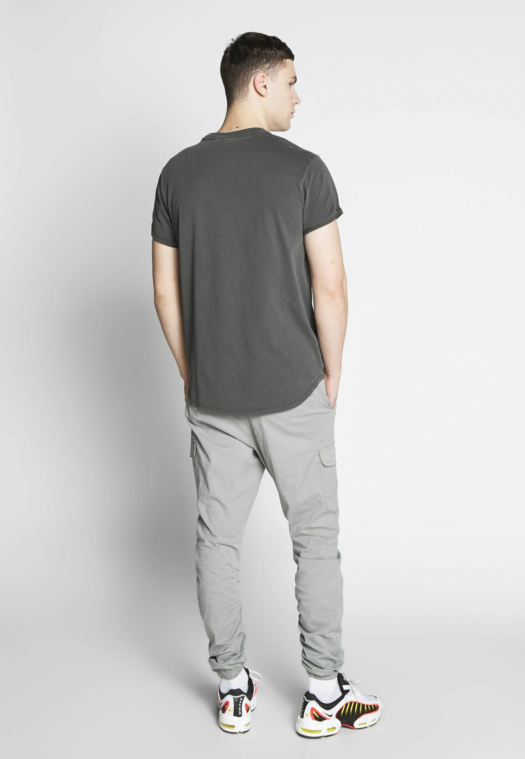 Indicode Jeans Lakeland - Pantalones Cargo - Light Grey 3 Indicode Jeans Lakeland - Pantalones Cargo - Light Grey - Imagen 3