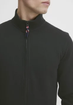 Indicode Jeans Arcelio - Chaqueta De Punto - Black -Indicode Jeans Comercio 8ab0a2d9ea2944acb2dc667cf47e0868 scaled