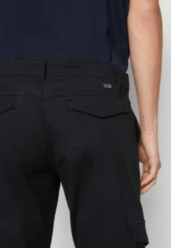 Indicode Jeans Javier - Pantalones Cargo - Black -Indicode Jeans Comercio c1f3ef7cb5a74e7eb33d98bb495540d5 scaled