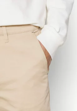 Indicode Jeans Inrafle - Pantalones Chinos - Irish Cream -Indicode Jeans Comercio cb03c465602d417392fae3f2fcc674a6 scaled