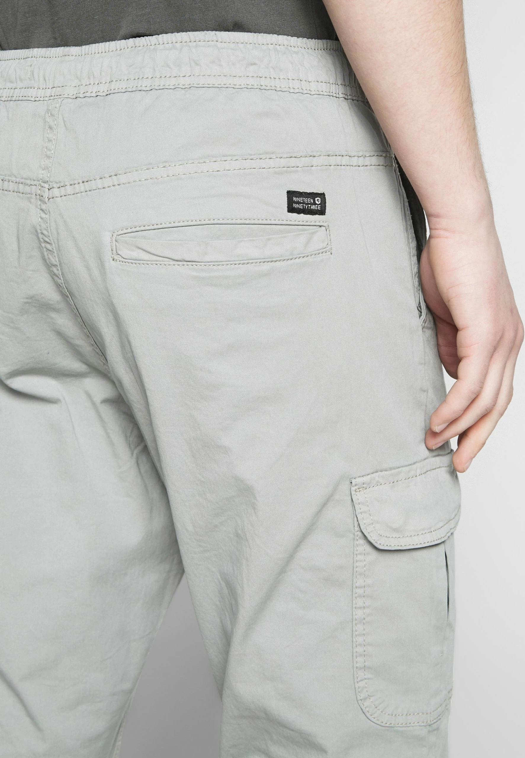 Indicode Jeans Lakeland - Pantalones Cargo - Light Grey 7 Indicode Jeans Lakeland - Pantalones Cargo - Light Grey - Imagen 7
