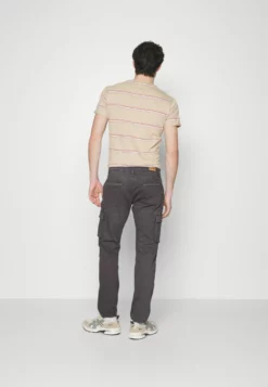 Indicode Jeans Albani - Pantalones Cargo - Dark Grey -Indicode Jeans Comercio cfc1c6adb7b24c07ab3fc8973a92b19f scaled