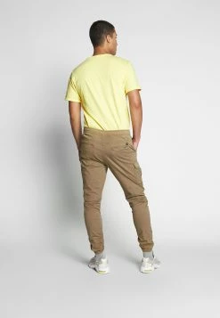 Indicode Jeans Lakeland - Pantalones Cargo - Amber -Indicode Jeans Comercio e5caa09eea204664b39421301f192cf7 scaled